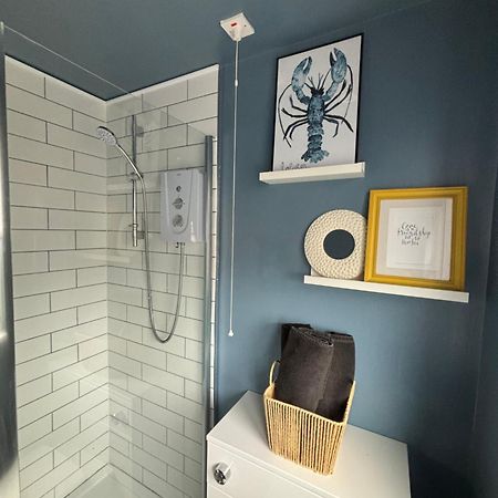 Lovely Spacious Loft Close To Train Station 沃辛 外观 照片