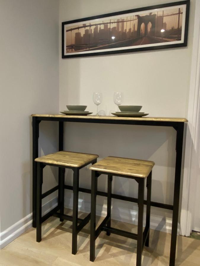 Lovely Spacious Loft Close To Train Station 沃辛 外观 照片