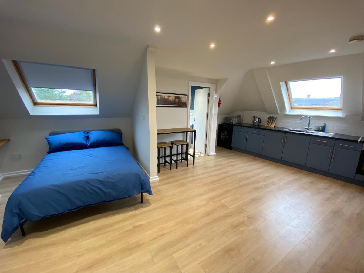 Lovely Spacious Loft Close To Train Station 沃辛 外观 照片