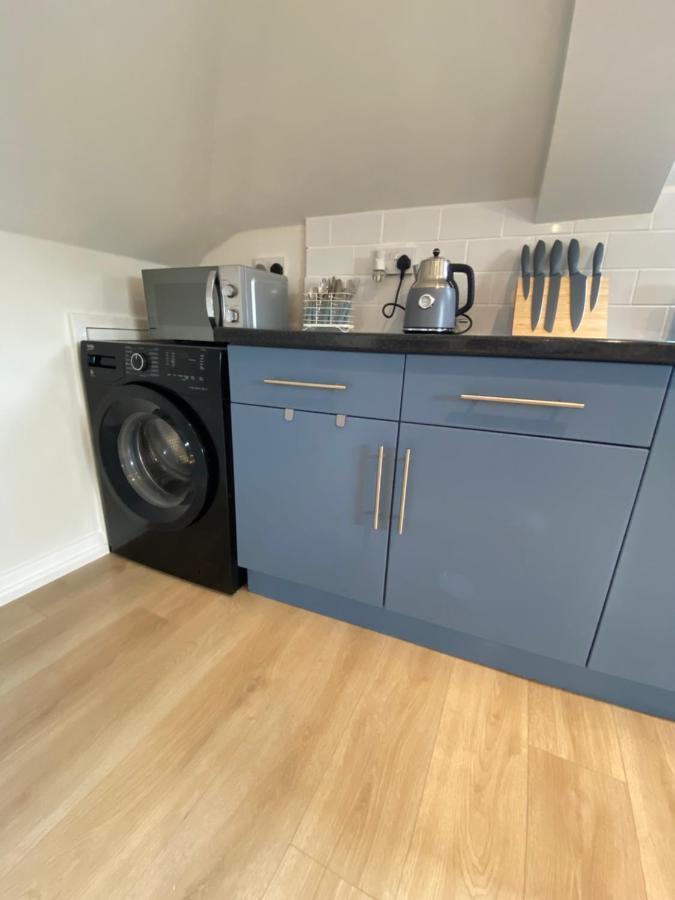 Lovely Spacious Loft Close To Train Station 沃辛 外观 照片