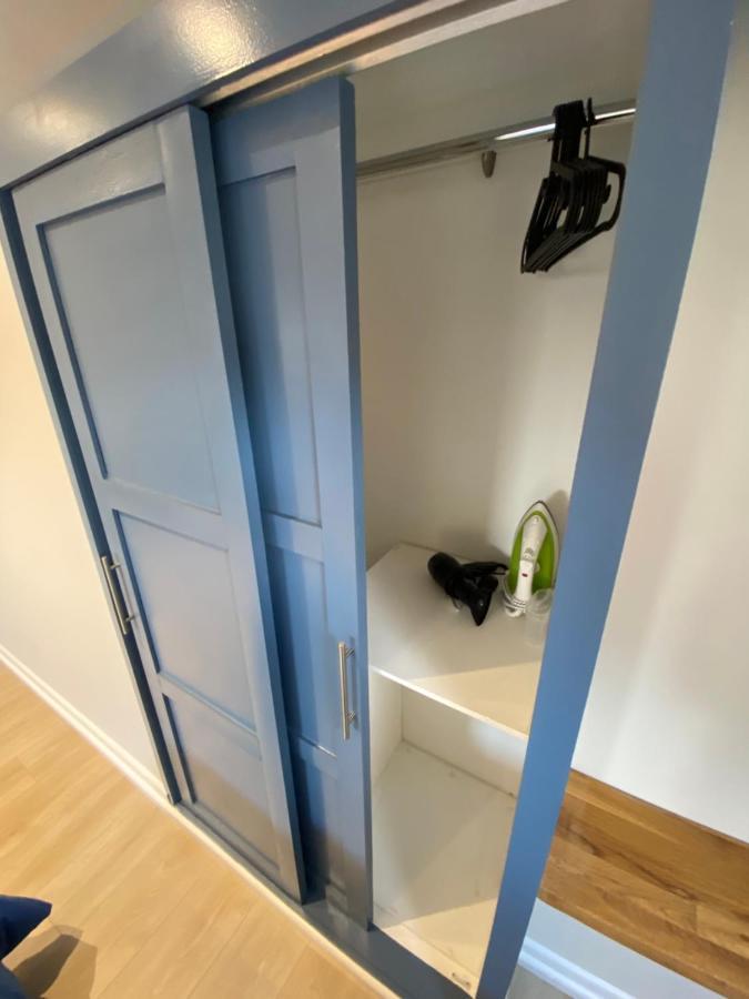 Lovely Spacious Loft Close To Train Station 沃辛 外观 照片