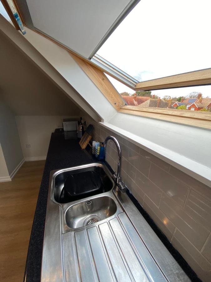 Lovely Spacious Loft Close To Train Station 沃辛 外观 照片